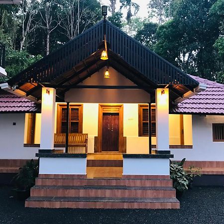 Partho Home Stay Padinjarathara Exteriör bild