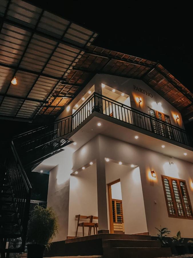 Partho Home Stay Padinjarathara Exteriör bild