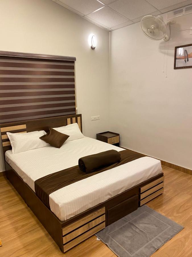 Partho Home Stay Padinjarathara Exteriör bild