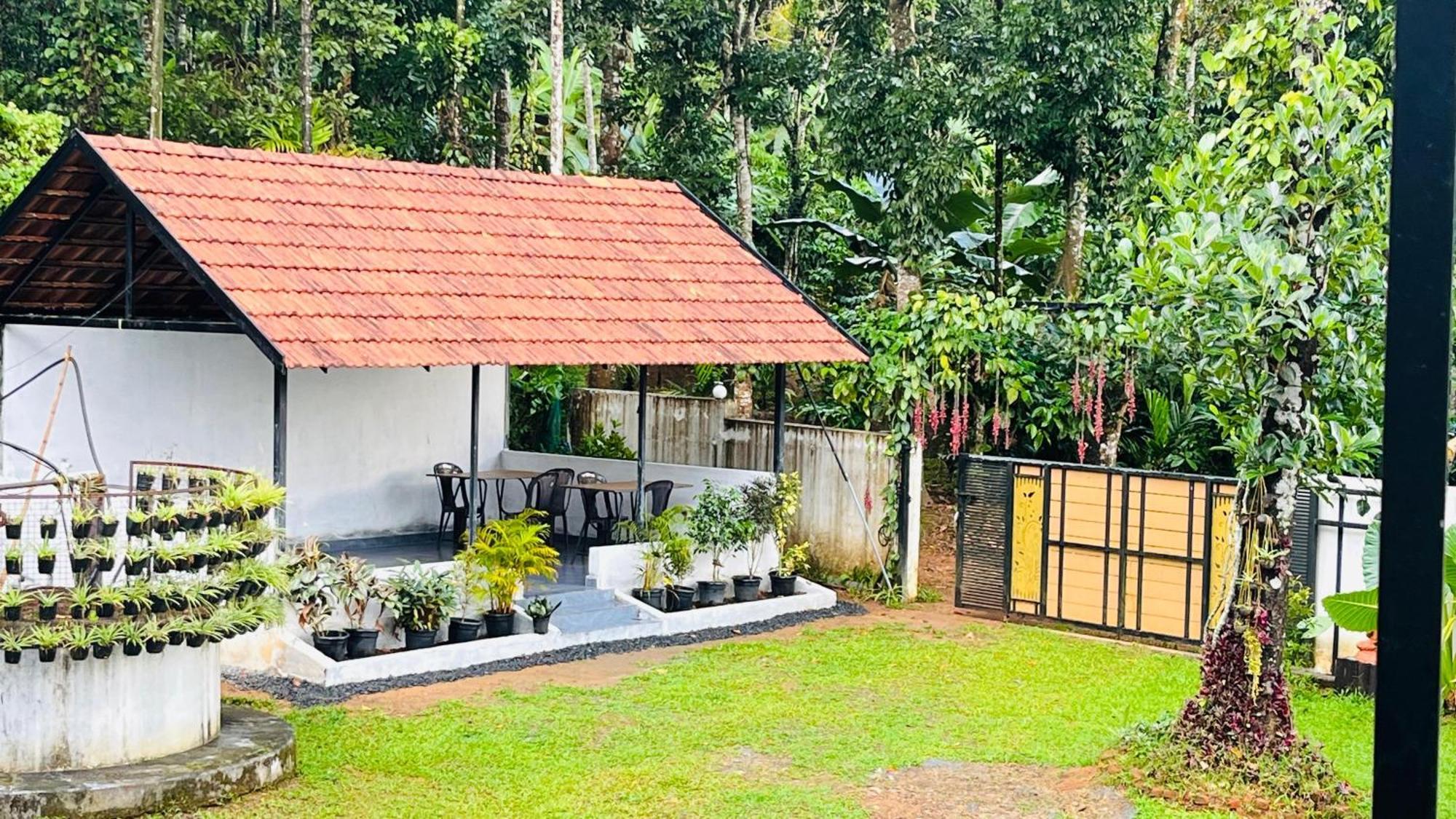 Partho Home Stay Padinjarathara Exteriör bild