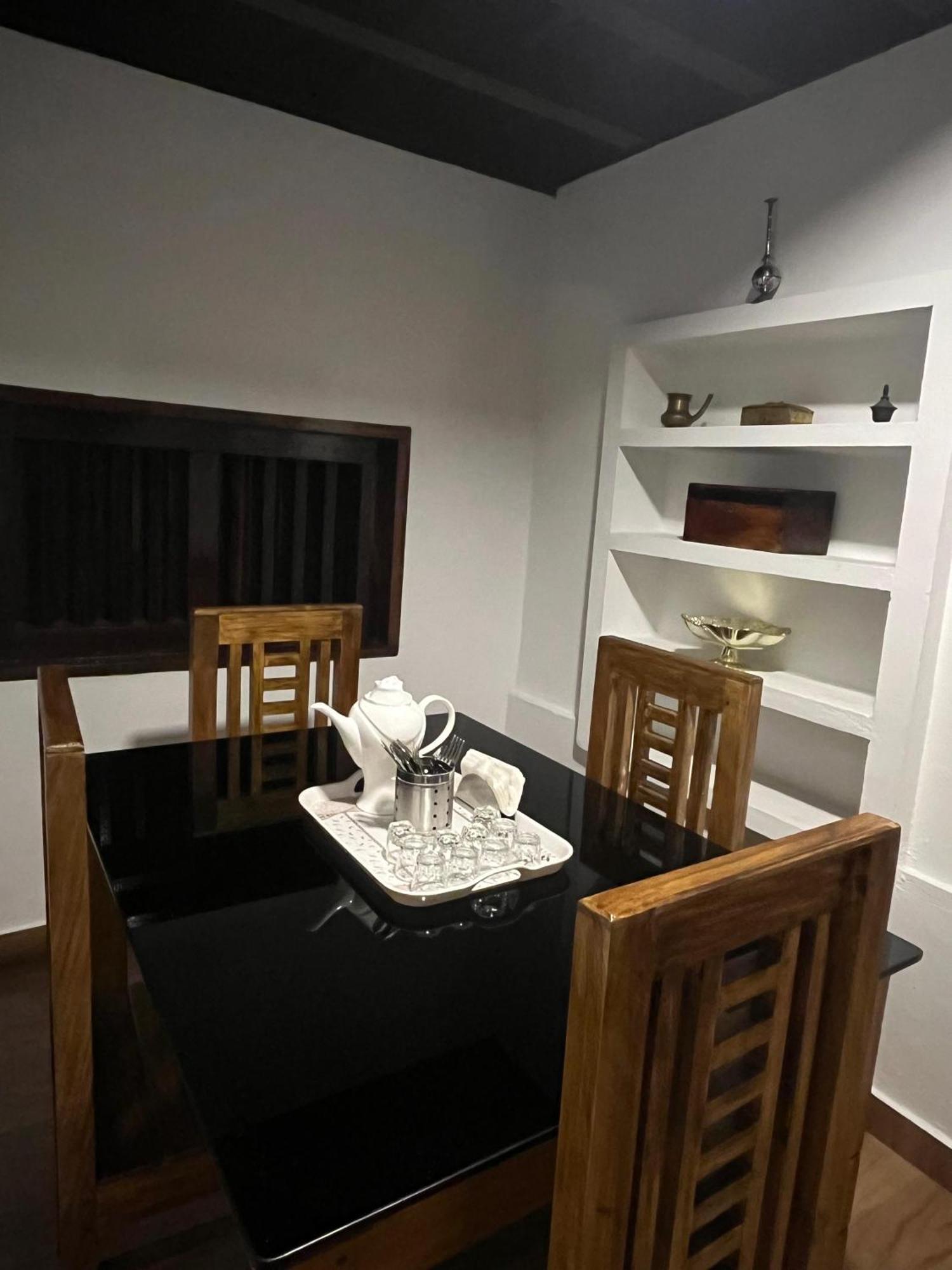 Partho Home Stay Padinjarathara Exteriör bild
